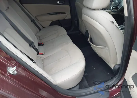 2018 Kia Optima Lx z USA, uszkodzony, nr VIN 5XXGT4L38JG235555